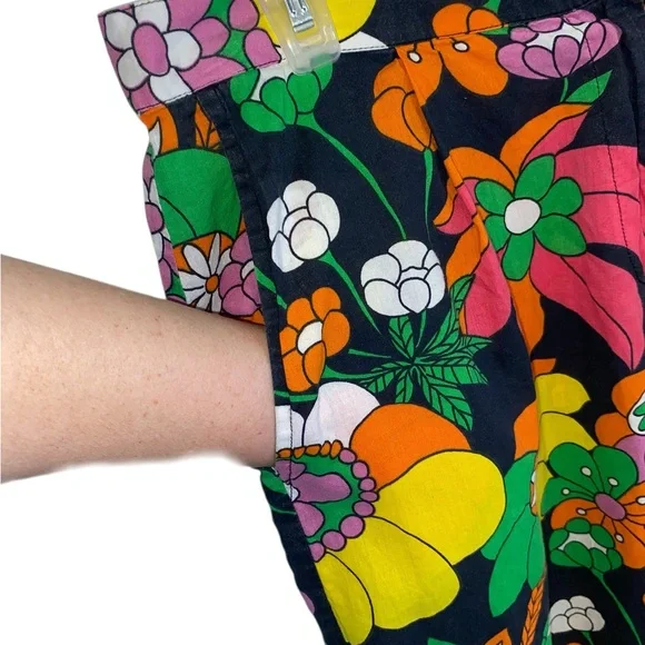 Dodo Bar Or Groovy Colorful Floral Cotton Pants
Boho Hippie Disco resortwear - Picture 13 of 16